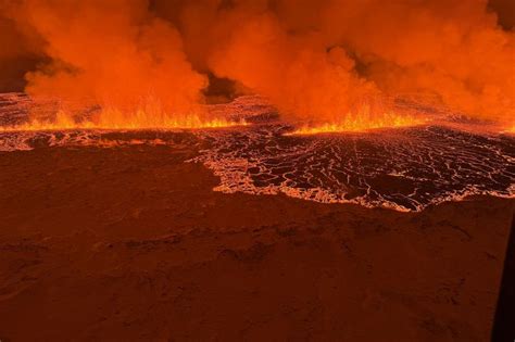 The fissure moving closer to Grindavík - Iceland Monitor