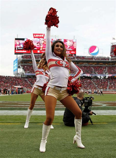 NFL cheerleaders from Week 17