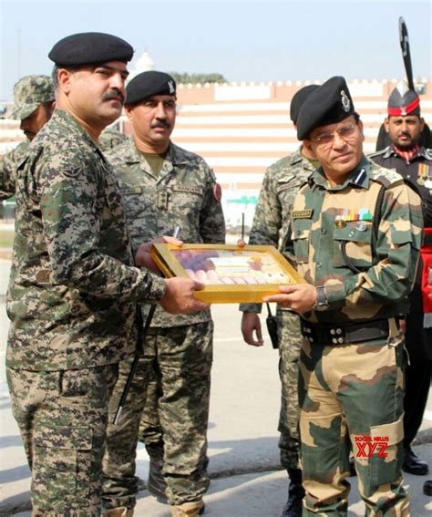 Attari (Punjab): India Pak soldiers exchange sweets on Diwali - Social ...