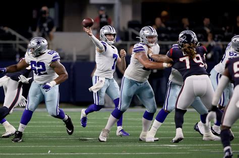 Dallas Cowboys: Assessing the offensive line and its depth