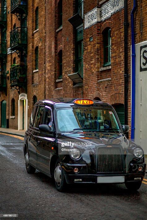 Hackney Carriage London High-Res Stock Photo - Getty Images