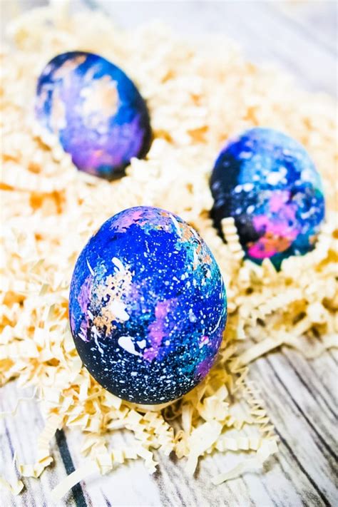 How to Make Galaxy Easter Egg Tutorial - Juggling Act Mama