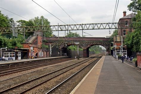 Heaton Chapel railway station © El Pollock cc-by-sa/2.0 :: Geograph ...