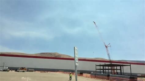 Tesla Gigafactory tour, remarks by Elon Musk and JB Straubel, and more [Live Updates] | Electrek