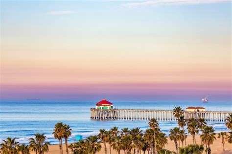 Huntington Beach California - Surfing in Huntington Beach