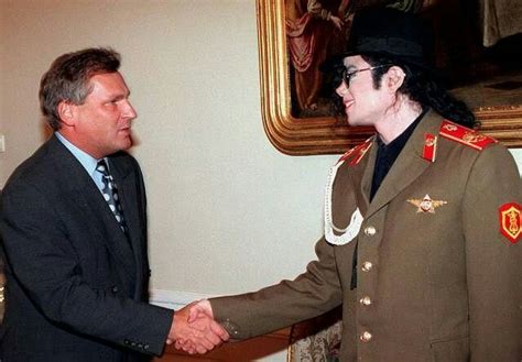 Michael Jackson with president of Poland - Aleksander Kwaśniewski ...