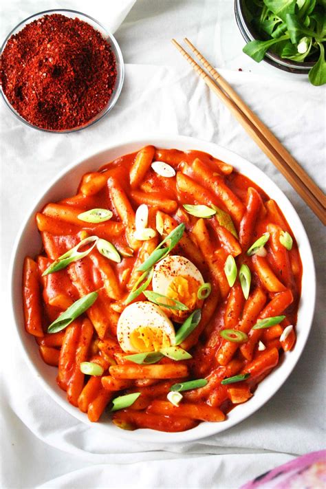 Tteokbokki: Korean rice cakes in spicy sauce | Korean Cuisine, Korean Food, Spicy Sauce ...
