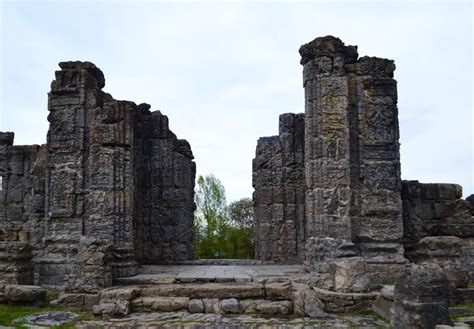 Martand Sun Temple | A gem of a temple in Kashmir!