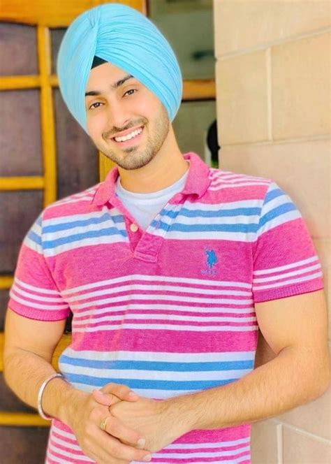 Rohanpreet Singh Height, Weight, Age, Spouse, Family, Facts, Biography