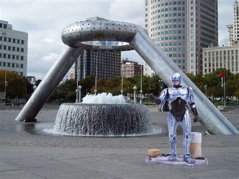 Detroit Mayor Doesn't Want Robocop Statue - Odd Culture