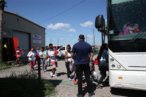 Following Gov. Abbott’s migrant bus from Texas to Chicago