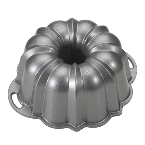 The 6 Best Bundt Cake Pans of 2021 for Your Most Beautiful Baking