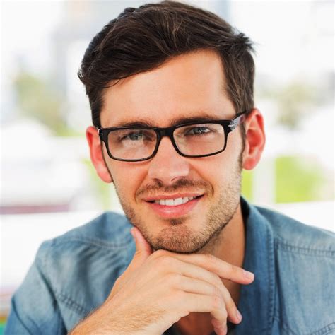 Lista 100+ Foto Cortes De Cabello Para Hombres Con Lentes Cena Hermosa