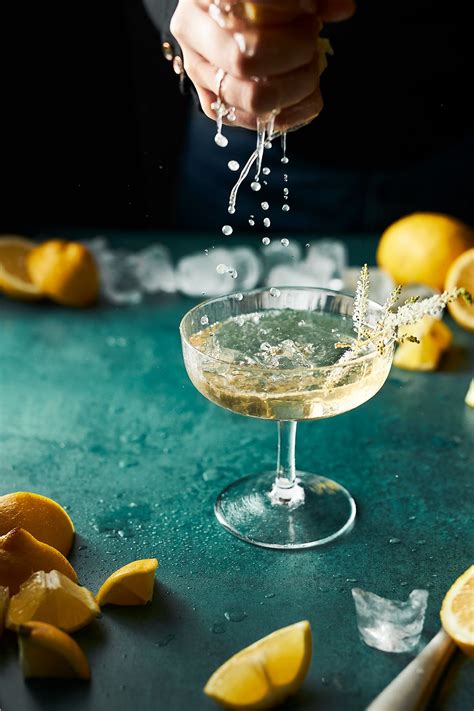 Cocktail photography - Lemon squeeze | Food drink photography, Cocktail ...