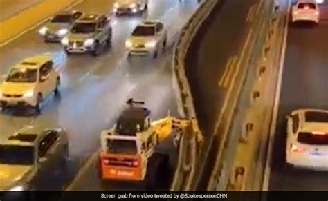 Video Shared By Chinese Official Shows How Reversible Lanes Help Decongest Traffic In Beijing