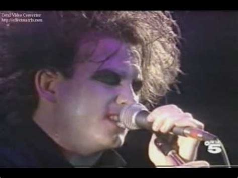 The Cure - Lullaby Live 1990 - YouTube