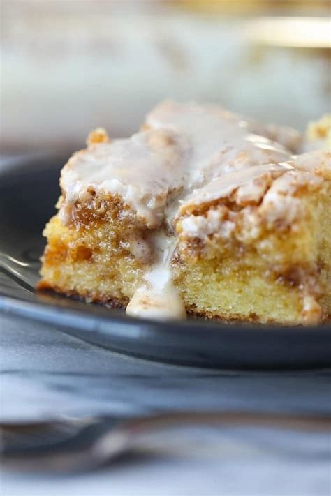 Easy Cinnamon Roll Cake | A Quick and Delicious Cake Recipe