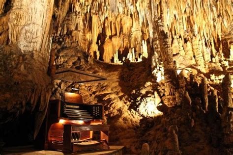 The Great Stalacpipe Organ, deep in Luray Caverns in Virginia ...