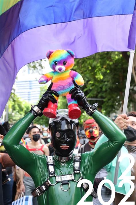 Arabica puppy 🌈 on Twitter: "RT @rolyoyo: Latex present color 2022-2023-2024? #BangkokPride"