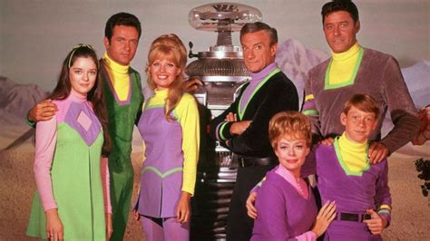 Lost in Space Cast Looks Back at the Original Sci-Fi Show