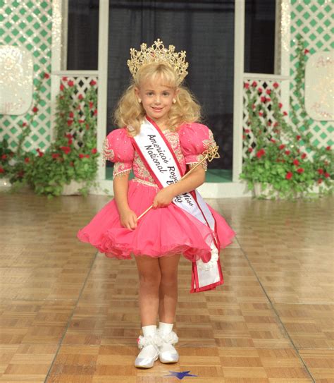 DNA in JonBenet Ramsey case did not match parents, friends