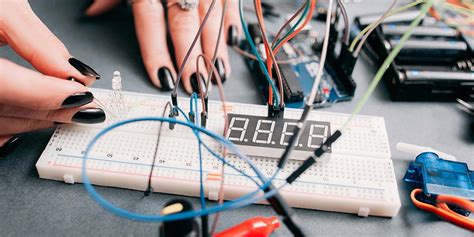 The PIC Microcontroller Engineering Projects Course Bundle | Popular Science