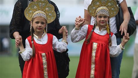 What Are the Customs and Traditions of Raising Children in Russia? | How To Adult