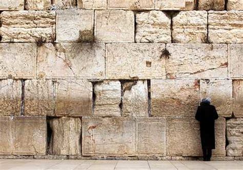 The Kotel: ‘Just like a phone call to God’ - Video Articles - Jerusalem ...