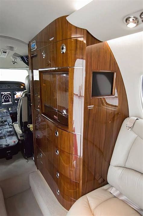 The interior of a private jet Cessna (8 pics) - Izismile.com