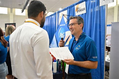 Former Mountaineer mascot participates in largest attended career fair | E-News | West Virginia ...