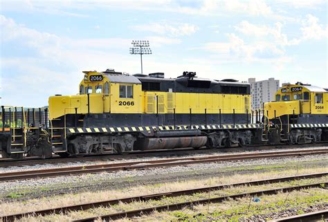 NYSW GM/EMD GP20 2000 horsepower diesel-electric locomotive 2066, Binghamton, NY, May 22, 2009 ...