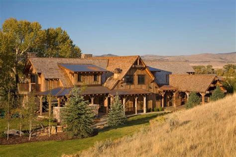 Breathtaking refresh of a rustic ranch house in the Montana mountains ...