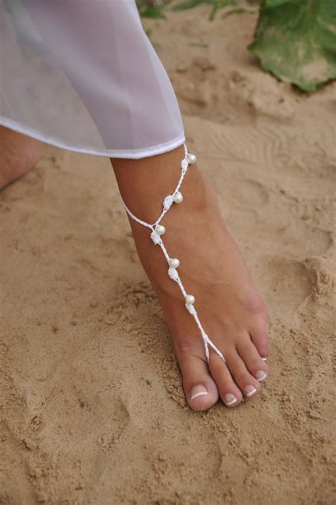 Barefoot wedding sandals for brides - Chic & Stylish Weddings