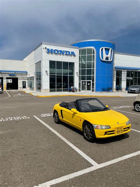 A classic dealership picture : r/Honda