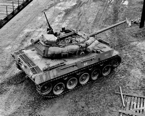 Top view of a GMC M18 Hellcat | WWII US Hellcat | Pinterest | Tank ...