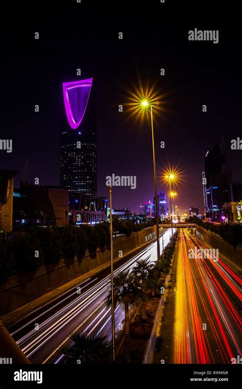 Riyadh night life hi-res stock photography and images - Alamy