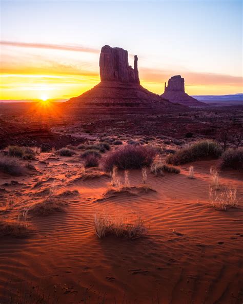 Sunrise at Monument Valley [OC] [3396 4245] | Monument valley, Landscape photography, Black and ...