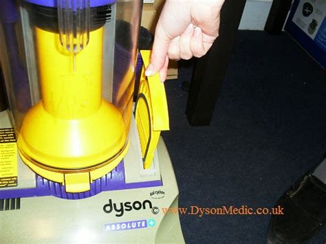 How To Change Dyson DC01 Filters - Dyson Medic