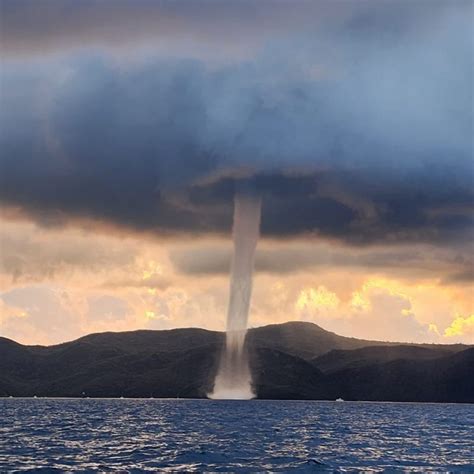 What are waterspouts, and how do they form? - TrendRadars