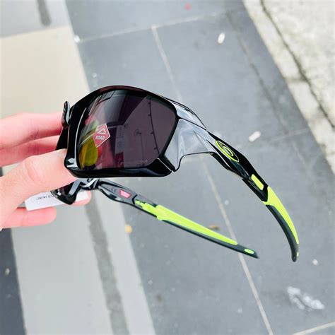 Oakley Field Jacket Polished Black / Prizm Road Black - 2aoptical