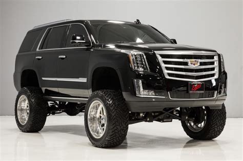 Lifted 750 hp Escalade: How They Should Come From Cadillac