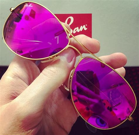 Ray-Ban Shrunken Aviator Sunglasses in Cyclamen Mirror Pink | Pink mirrored sunglasses, Ray ban ...