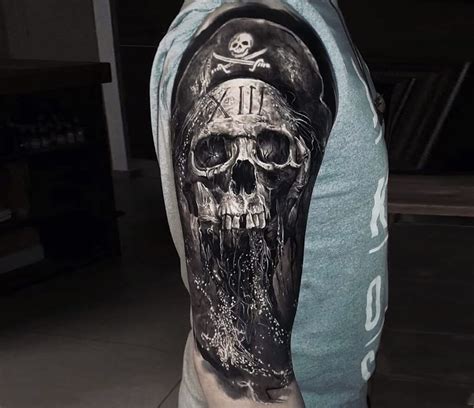 Pirate skull tattoo by Eliot Kohek | Photo 28928