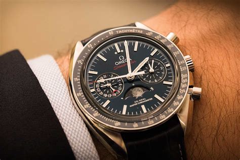 Omega Speedmaster Moonphase Chronograph Master Chronometer – Video Review