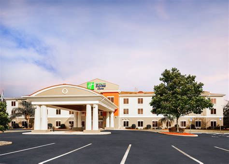 Holiday Inn Express & Suites Inverness | Lecanto Florida | Hotel Development and Management Group