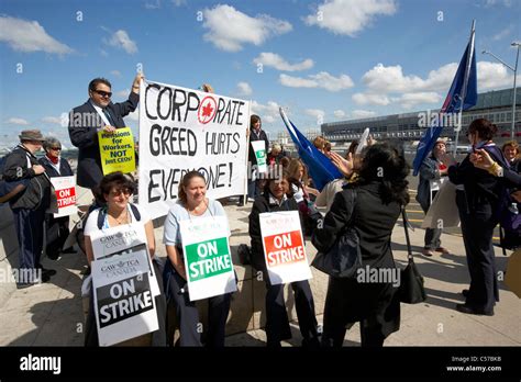 air canada staff on strike picketing Toronto Pearson International Airport Ontario Canada Stock ...