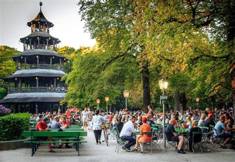 Chinesischer Turm : The Best Beer Garden in Munich | English garden ...