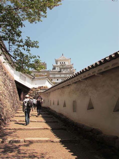 How to take a day trip to visit Himeji Castle in Japan