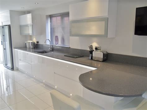 white gloss kitchen units granite worktop - Google Search | White gloss ...