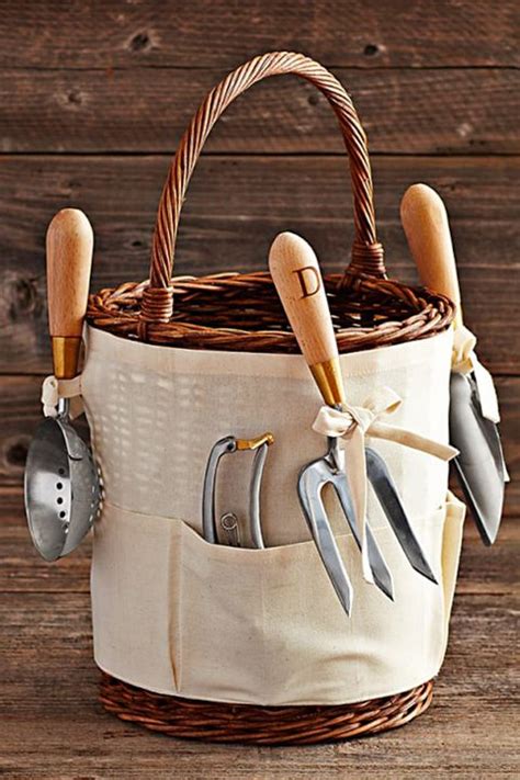 13 Best Gardening Gifts for Mom 2018 - Unique Gift Ideas for Gardeners